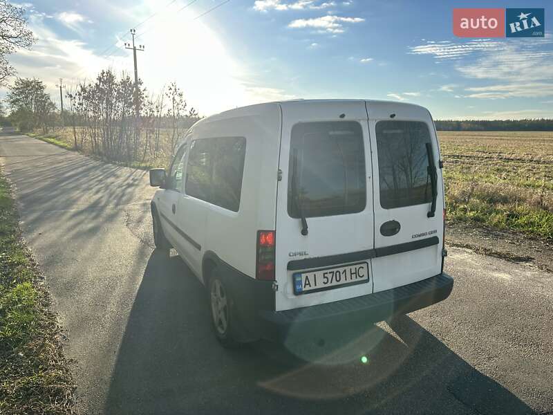 Минивэн Opel Combo 2006 в Киеве