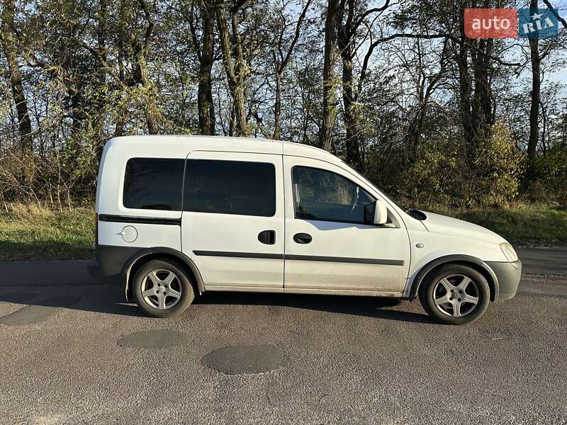 Минивэн Opel Combo 2006 в Киеве