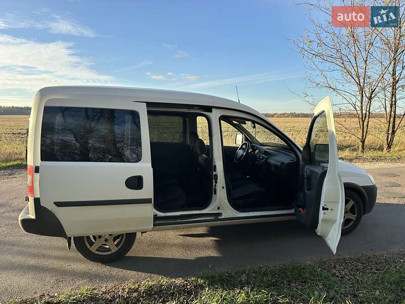 Минивэн Opel Combo 2006 в Киеве