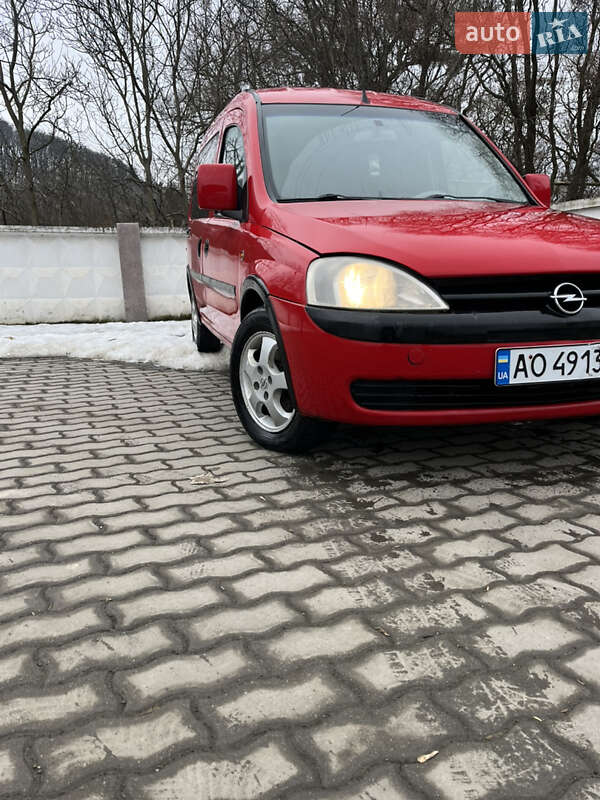 Минивэн Opel Combo 2003 в Черновцах