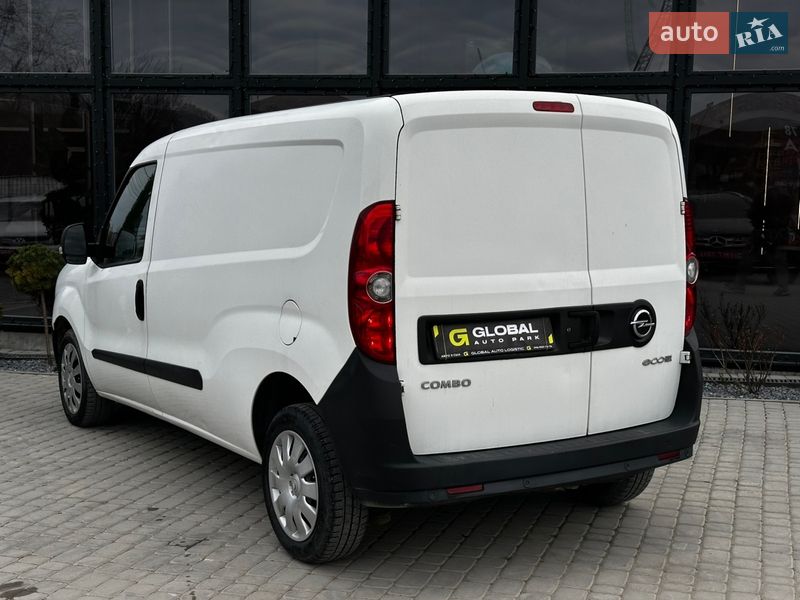 Грузовой фургон Opel Combo 2015 в Львове