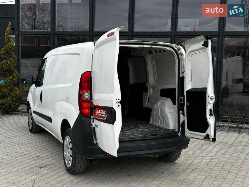 Грузовой фургон Opel Combo 2015 в Львове