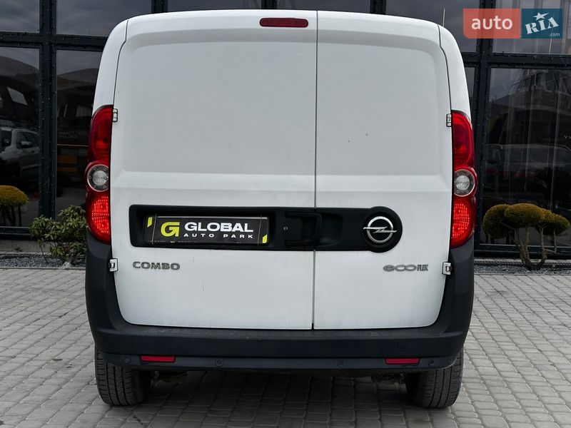 Грузовой фургон Opel Combo 2015 в Львове