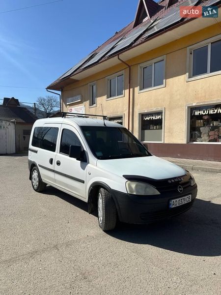 Мінівен Opel Combo 2006 в Чорній Тисі