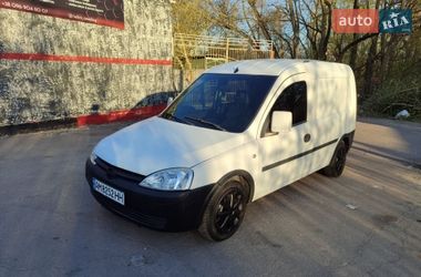 Вантажопасажирський фургон Opel Combo 2011 в Житомирі