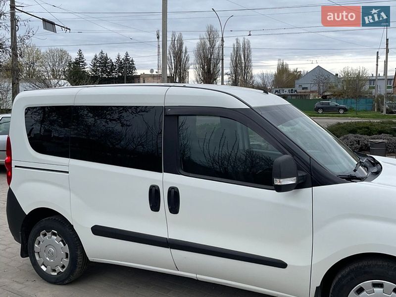 Мінівен Opel Combo 2012 в Сумах