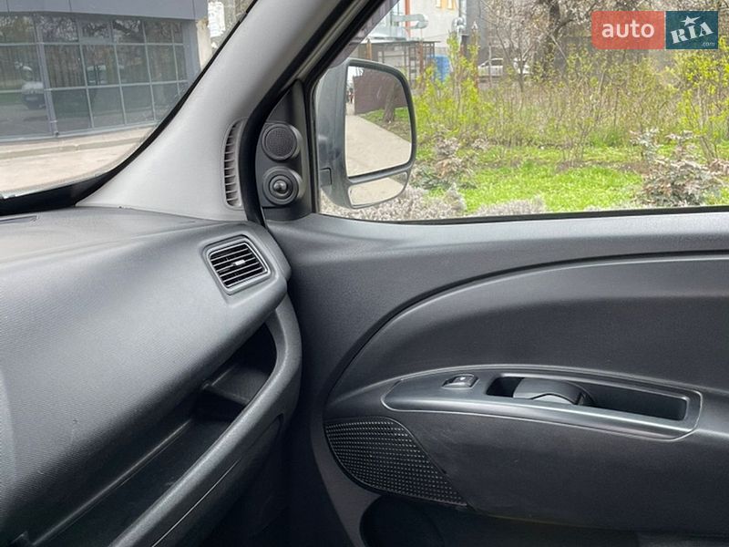 Мінівен Opel Combo 2012 в Сумах