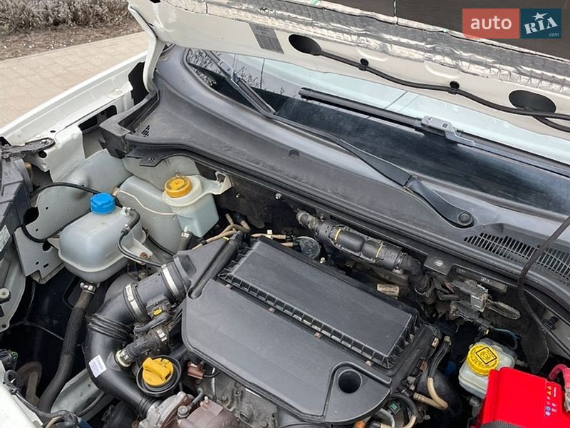 Мінівен Opel Combo 2012 в Сумах