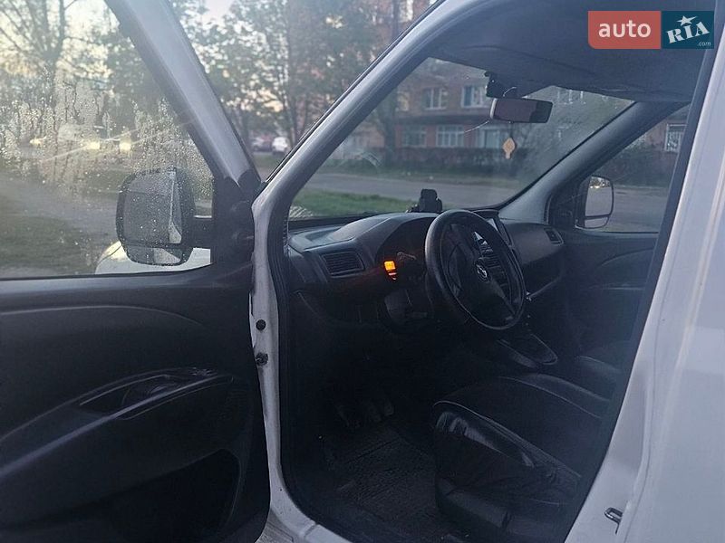 Грузопассажирский фургон Opel Combo 2012 в Черкассах