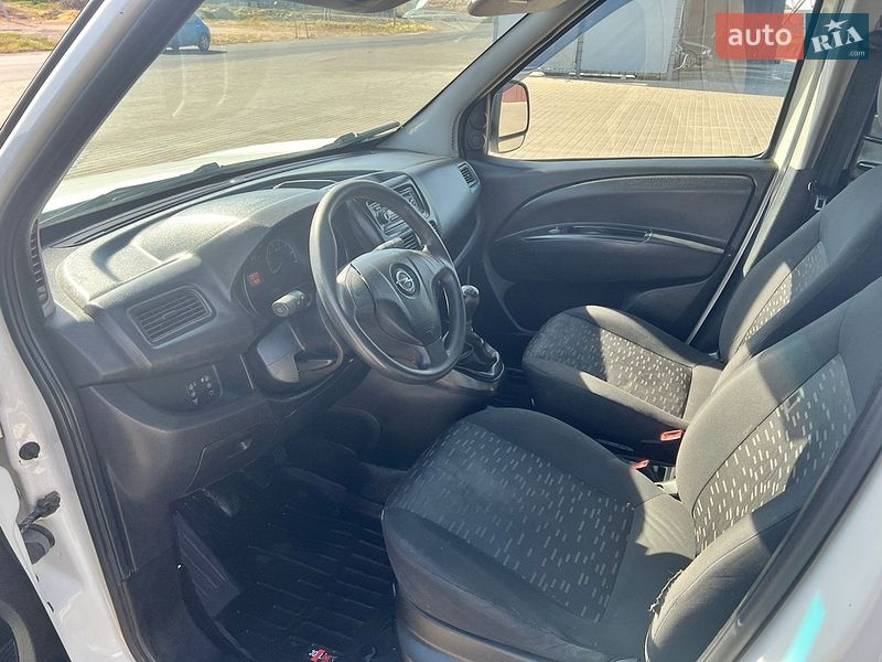 Вантажний фургон Opel Combo 2017 в Одесі