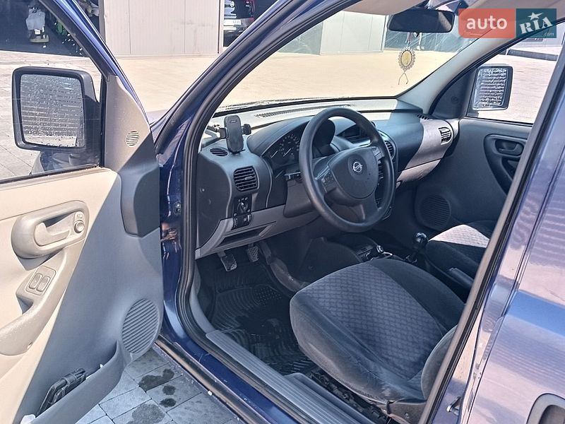 Минивэн Opel Combo 2005 в Каменке-Бугской