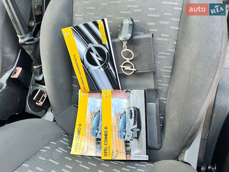 Грузопассажирский фургон Opel Combo 2013 в Киеве