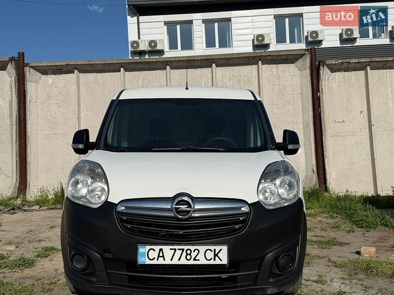 Грузовой фургон Opel Combo 2015 в Умани