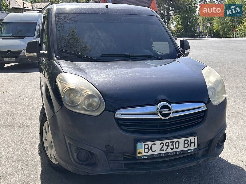 Вантажний фургон Opel Combo 2012 в Львові