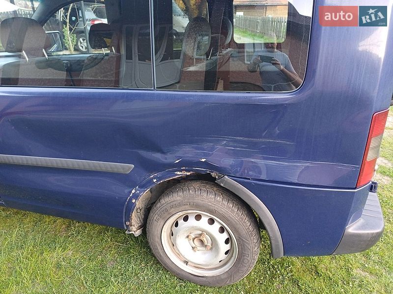 Мінівен Opel Combo 2005 в Косові