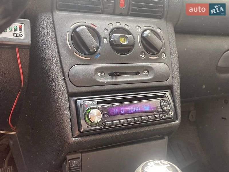 Вантажний фургон Opel Combo 1998 в Дніпрі