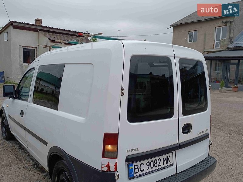 Минивэн Opel Combo 2006 в Рудки