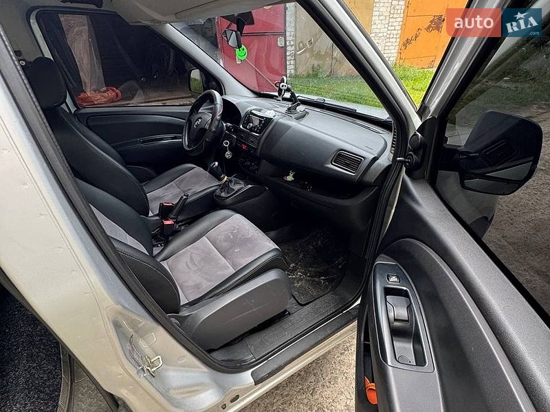 Минивэн Opel Combo 2015 в Житомире