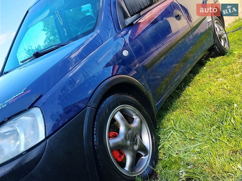Минивэн Opel Combo 2003 в Коростене