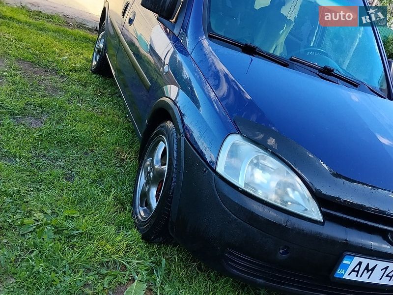 Минивэн Opel Combo 2003 в Коростене
