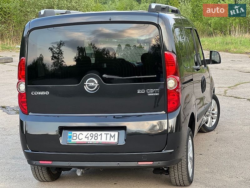 Мінівен Opel Combo 2012 в Дрогобичі