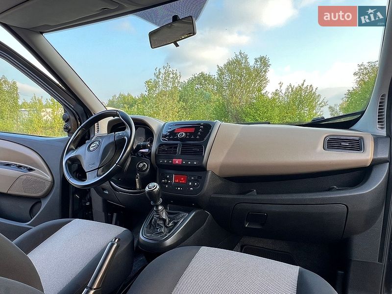 Мінівен Opel Combo 2012 в Дрогобичі