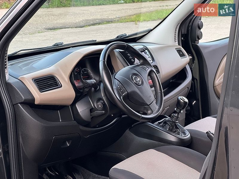 Мінівен Opel Combo 2012 в Дрогобичі