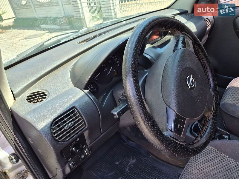 Мінівен Opel Combo 2006 в Чернівцях