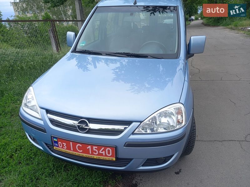 Минивэн Opel Combo 2004 в Звенигородке