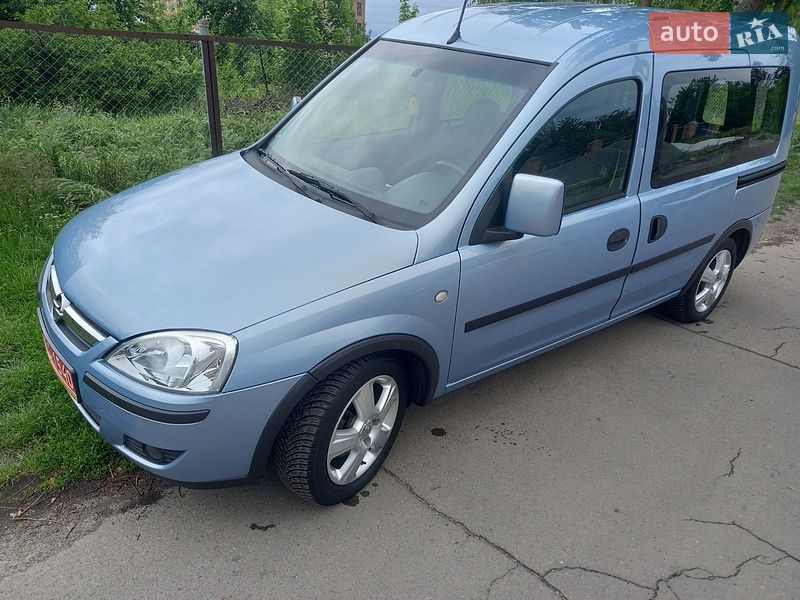 Минивэн Opel Combo 2004 в Звенигородке