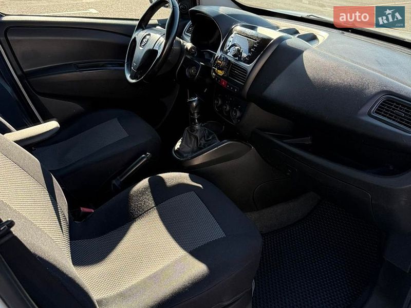 Мінівен Opel Combo 2017 в Києві фото 17 Мінівен Opel Combo 2017 в Києві
