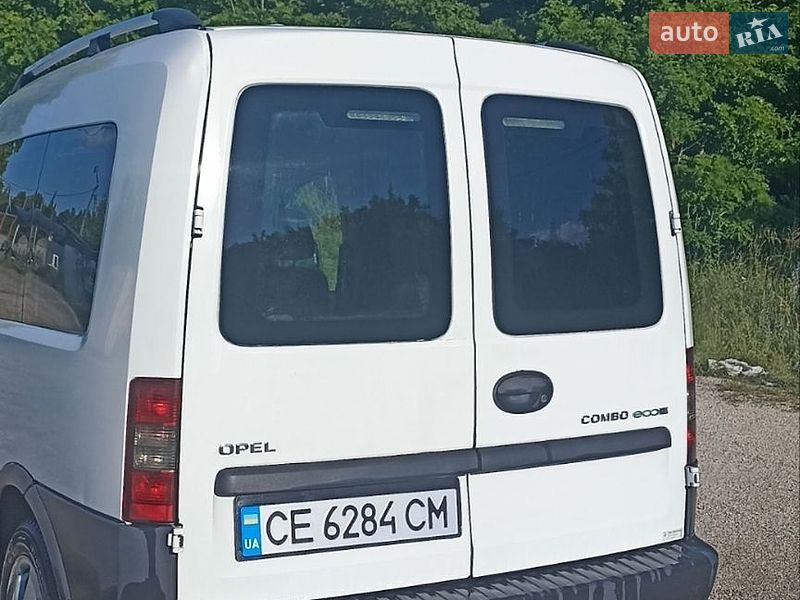 Мінівен Opel Combo 2011 в Кельменцях