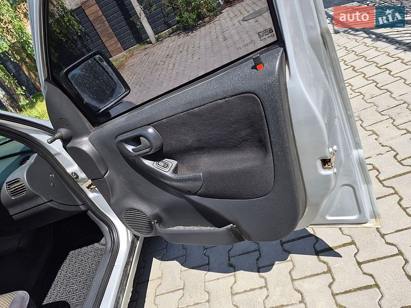 Мінівен Opel Combo 2006 в Чернівцях фото 18 Мінівен Opel Combo 2006 в Чернівцях