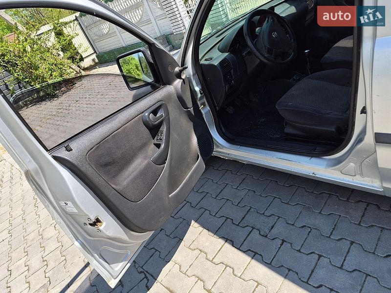 Мінівен Opel Combo 2006 в Чернівцях фото 23 Мінівен Opel Combo 2006 в Чернівцях