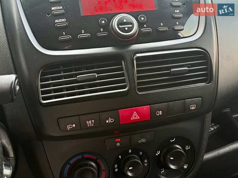 Мінівен Opel Combo 2012 в Виноградові