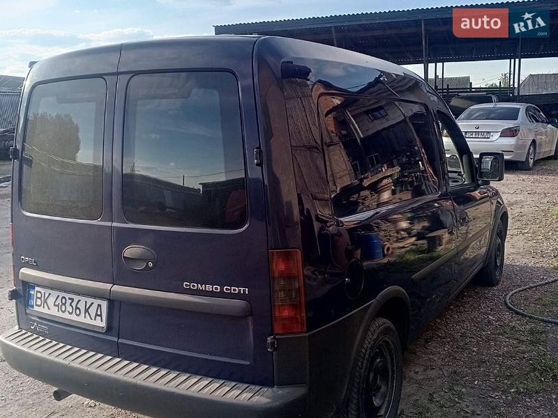 Вантажний фургон Opel Combo 2006 в Рівному фото 6 Вантажний фургон Opel Combo 2006 в Рівному