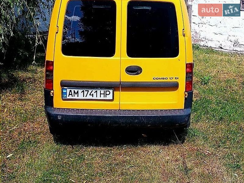 Минивэн Opel Combo 2002 в Коростене