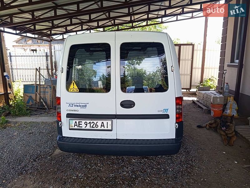 Минивэн Opel Combo 2008 в Черноморске