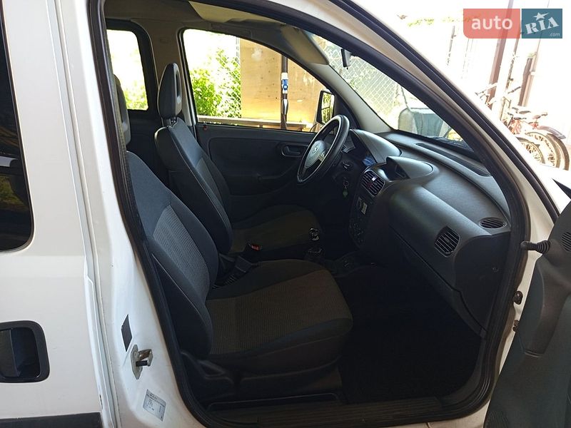 Минивэн Opel Combo 2008 в Черноморске