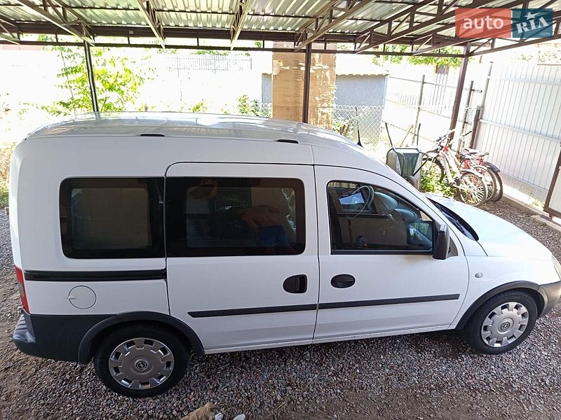 Минивэн Opel Combo 2008 в Черноморске