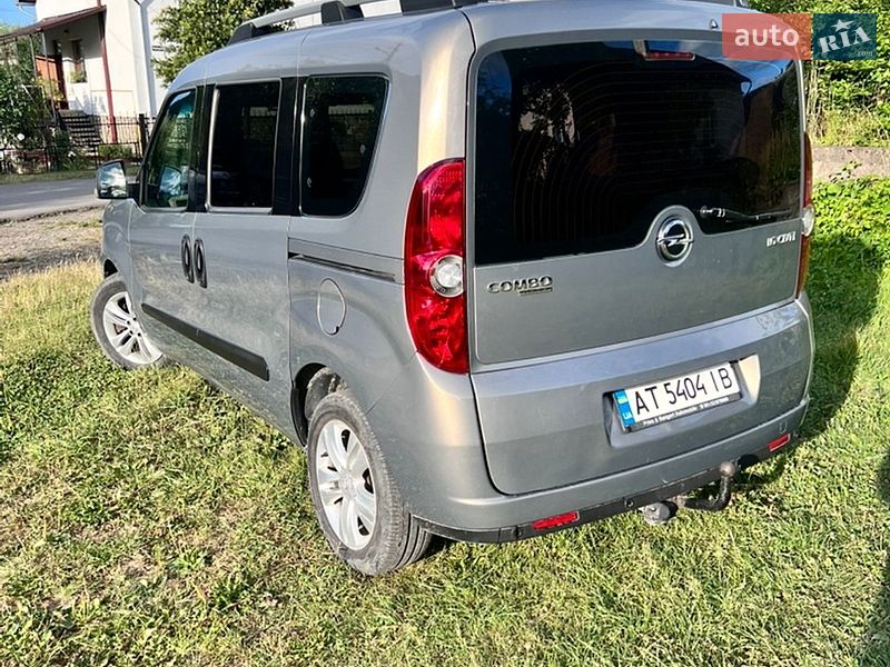 Минивэн Opel Combo 2012 в Надворной