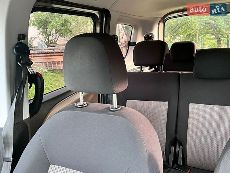 Минивэн Opel Combo 2012 в Надворной