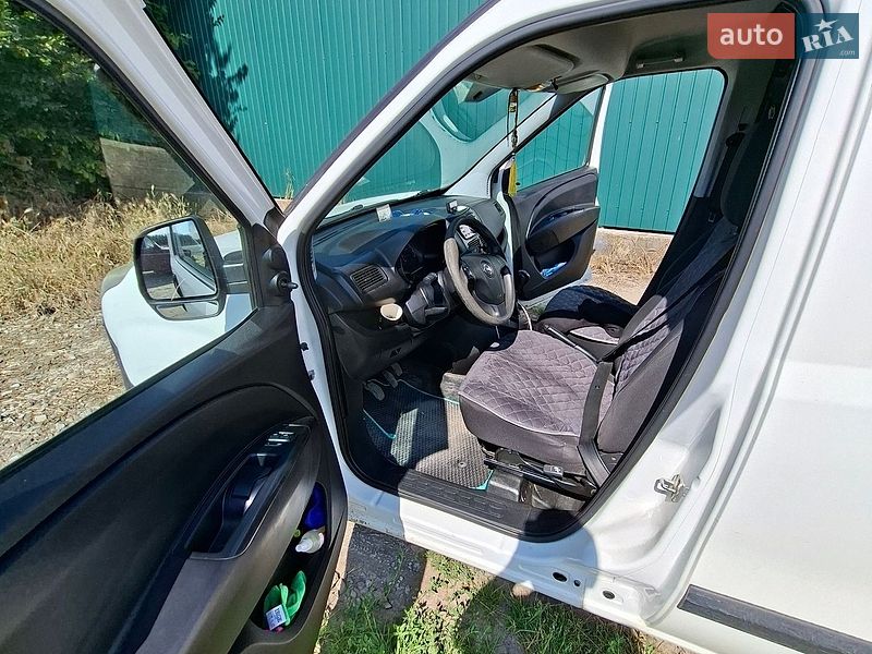 Грузовой фургон Opel Combo 2014 в Черновцах фото Грузовой фургон Opel Combo 2014 в Черновцах