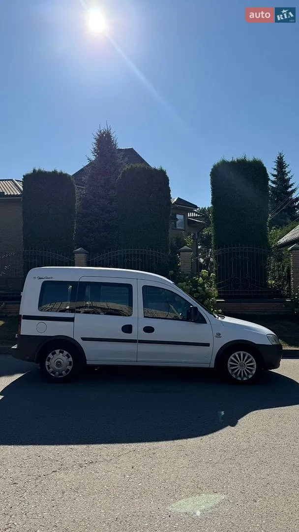 2010 Opel Combo - мініатюра 2