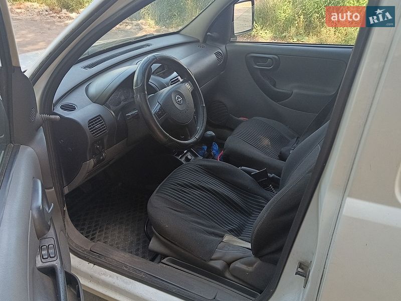 Грузовой фургон Opel Combo 2004 в Чернигове