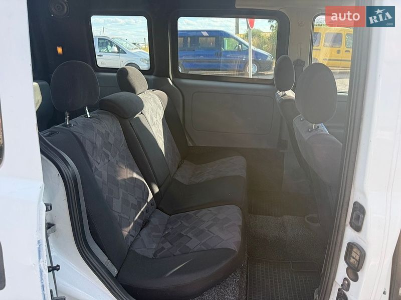 Минивэн Opel Combo 2003 в Ровно