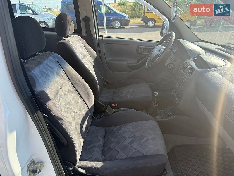 Мінівен Opel Combo 2003 в Рівному