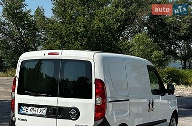 Вантажний фургон Opel Combo 2016 в Кам'янському