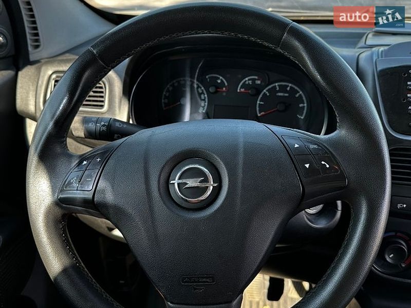 Вантажний фургон Opel Combo 2016 в Кам'янському