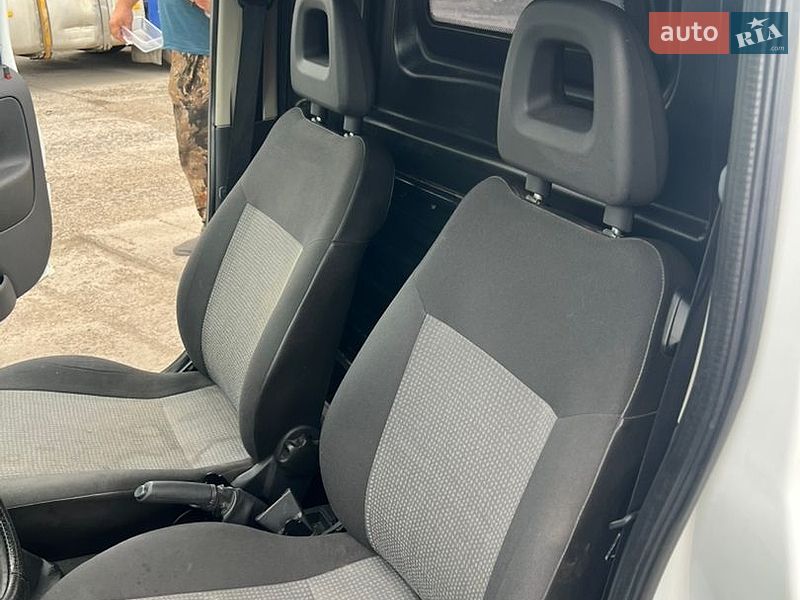 Вантажний фургон Opel Combo 2010 в Шепетівці фото 7 Вантажний фургон Opel Combo 2010 в Шепетівці
